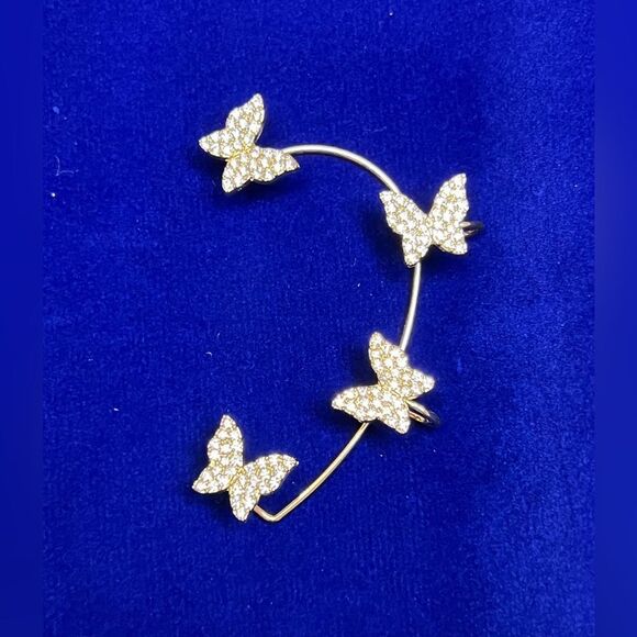 Golden Butterfly Ear Cuff – Sparkling Elegance - Picture 4 of 7